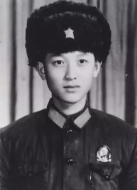 DƬ